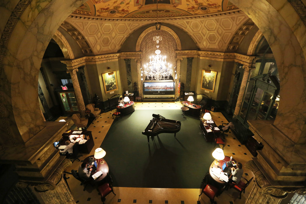 picture of the rotunda in the old Steinway Hall